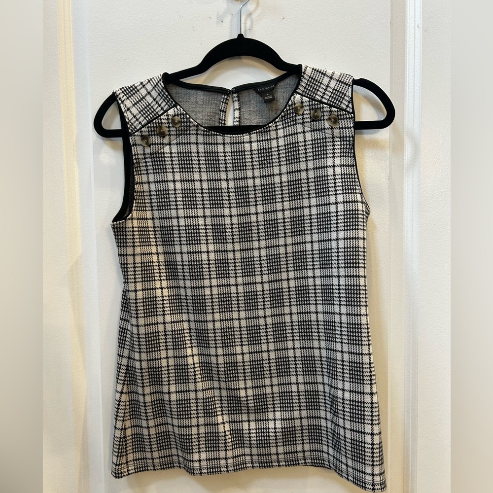 Ann Taylor sleeveless plaid shell with buttons